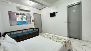 Standard fyrbäddsrum | Gratis wi-fi och sängkläder