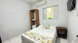 Standard Quadruple Room | Free WiFi, bed sheets - Pousada Verde mar (Ubatuba)