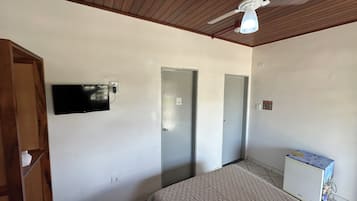 Luxury Triple Room | Free WiFi, bed sheets