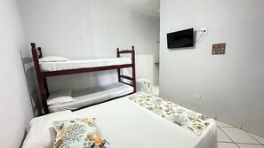 Quadrupla Standard | Wi-Fi gratuito, lenzuola