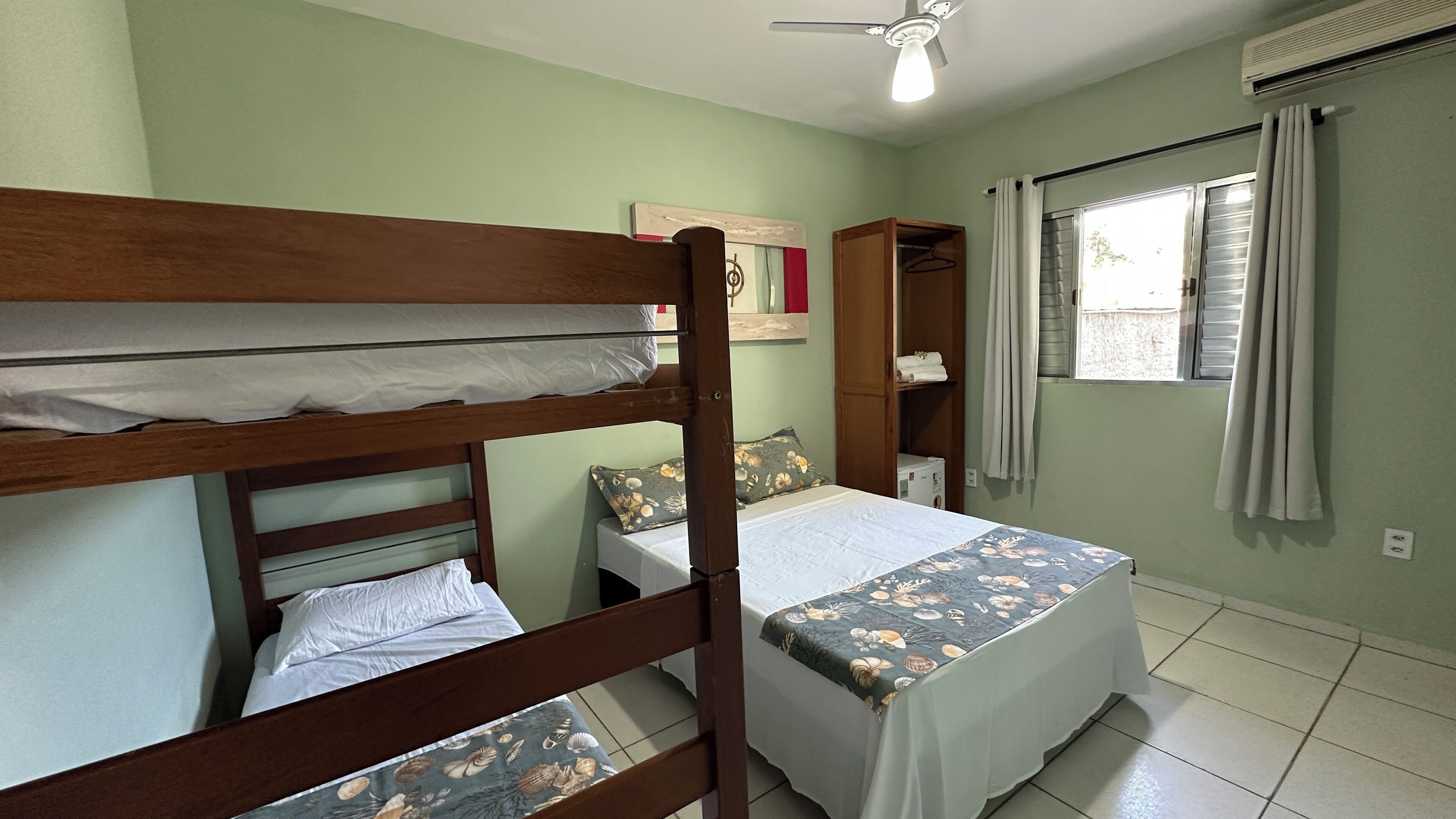 Wifi gratis y ropa de cama 