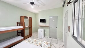 Standard Quadruple Room | Free WiFi, bed sheets - Pousada Verde mar (Ubatuba)