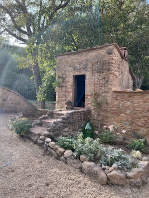 Property grounds - Historic mill with private pool, a retreat in the heart of Tuscany (Volterra)