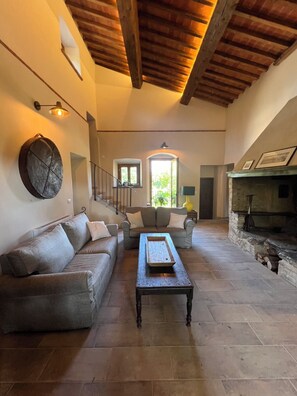 Smart TV, fireplace, music library