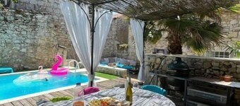 Maison de Village Tout Confort Avec Piscine