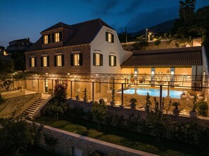 Pool - Villa Rossetta with Pool and Large Garden in Downtown Dubrovnik/6+1 bdrms/14 ppl (Dubrovnik)