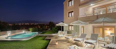 Front of property – evening/night