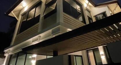Why rent an apartment or condo when you can rent the entire house in Bangkok ?