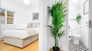 4 bedrooms, iron/ironing board, free WiFi, bed sheets