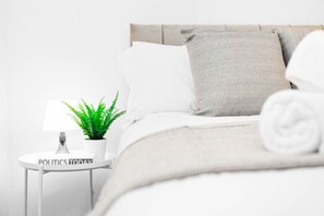 4 bedrooms, iron/ironing board, free WiFi, bed sheets