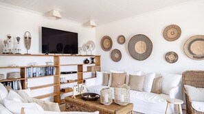 Living area - Baharini Narrawallee (Narrawallee)