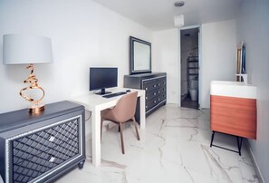 Interior - Paradise Coast PR - Condo (Jobos)