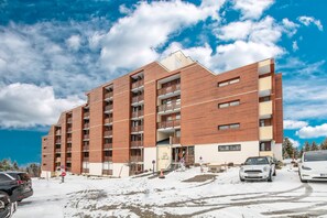 Exterior - Le Schuss - One Bedroom Apartment, Sleeps 4 (Chamrousse)