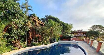 Mansão na Ferradura com Vista mar !