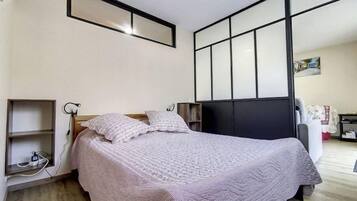 1 chambre, fer et planche Ă repasser, lit parapluie, Wi-Fi gratuit