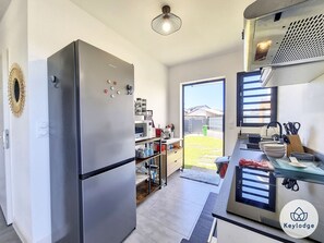 Réfrigérateur, micro-ondes, four, lave-vaisselle