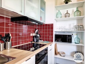 Refrigerador, microondas, horno, lavavajillas