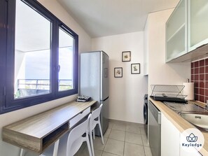 Fridge, microwave, oven, dishwasher