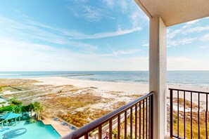 Property grounds - Gulf-front, 7th-floor condo with corner balcony, amazing view, pools & hot tub (Orange Beach)