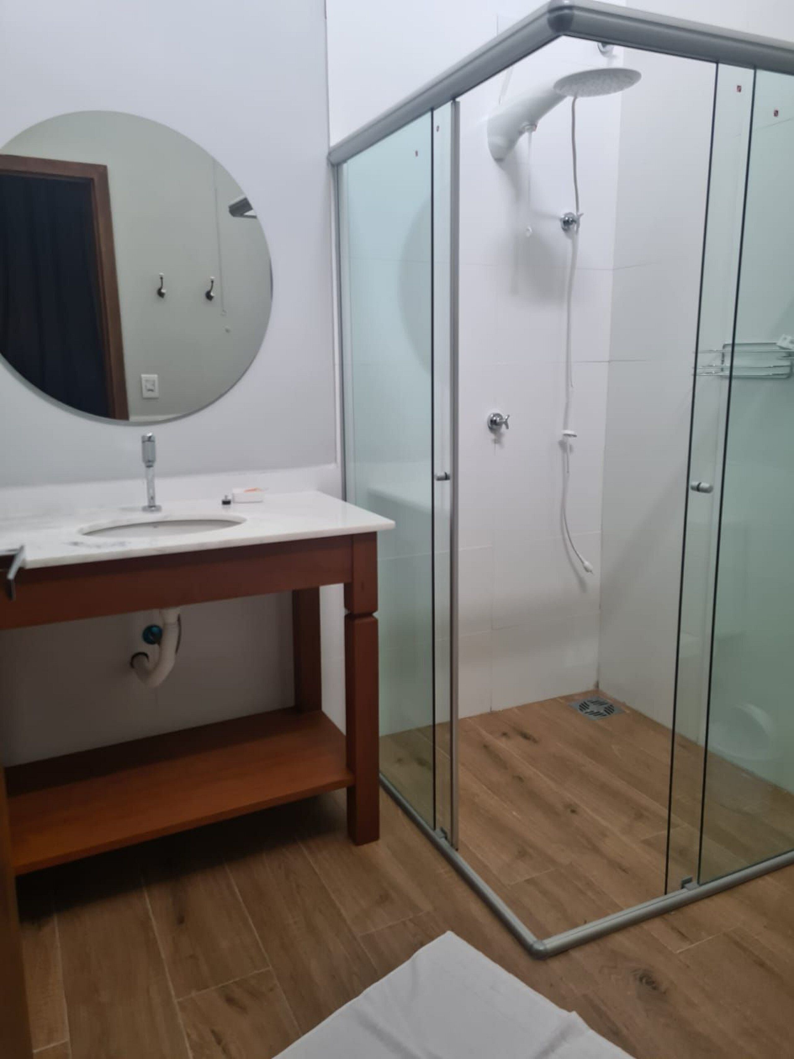 Shower, free toiletries, toilet paper