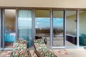 2 bedrooms, Internet, bed sheets - Sunlit beach condo with pool, hot tub, & amazing view - steps to the sand (Dauphin Island)