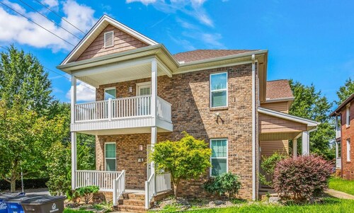 The Southern Magnolia - Downtown