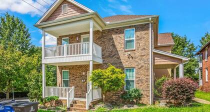 The Southern Magnolia - Downtown