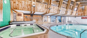 Classic Vermont cabin with forest views, pools, hot tub & gym