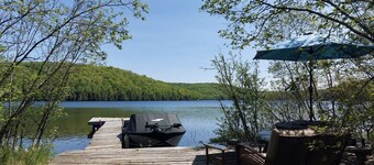 Right on the water - swim, kayak, fish and relax