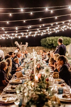 Outdoor banquet area - Masseria Angiulli Piccolo w pool / Salento Apulia (Grottaglie)