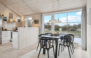 Dining - 3 bedroom cozy home in Lundby (Lundby)