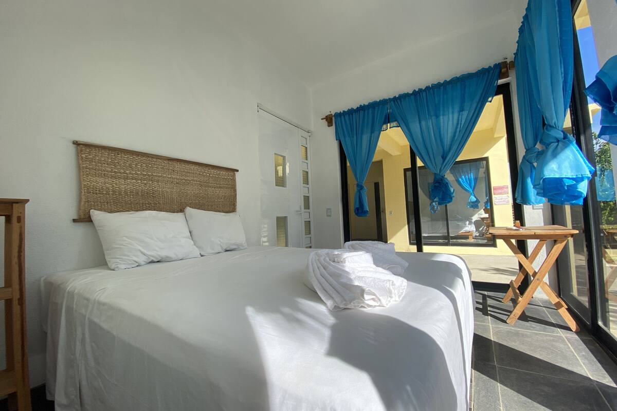 Wifi gratis y ropa de cama 