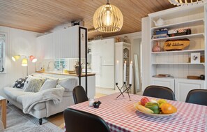 Una Smart TV, una chimenea