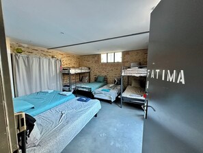 4 bedrooms, travel cot, free WiFi, bed sheets