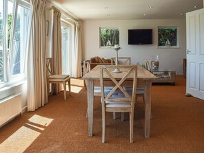 Dining - 3 bedroom accommodation in Gorran Haven (Gorran Haven)