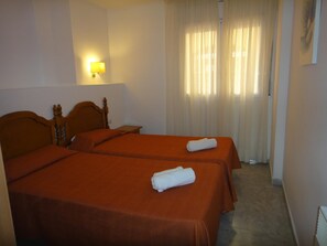 2 bedrooms, WiFi, bed sheets