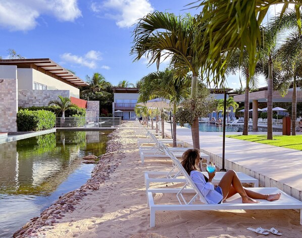 Apartment | Pool | Outdoor pool