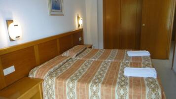 2 Schlafzimmer, Internetzugang, BettwÀsche