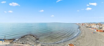 Apartment 'Sunflower Costa Blanca' with Sea View, Wi-Fi and Air Conditioning