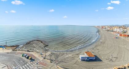 Apartment 'Sunflower Costa Blanca' with Sea View, Wi-Fi and Air Conditioning