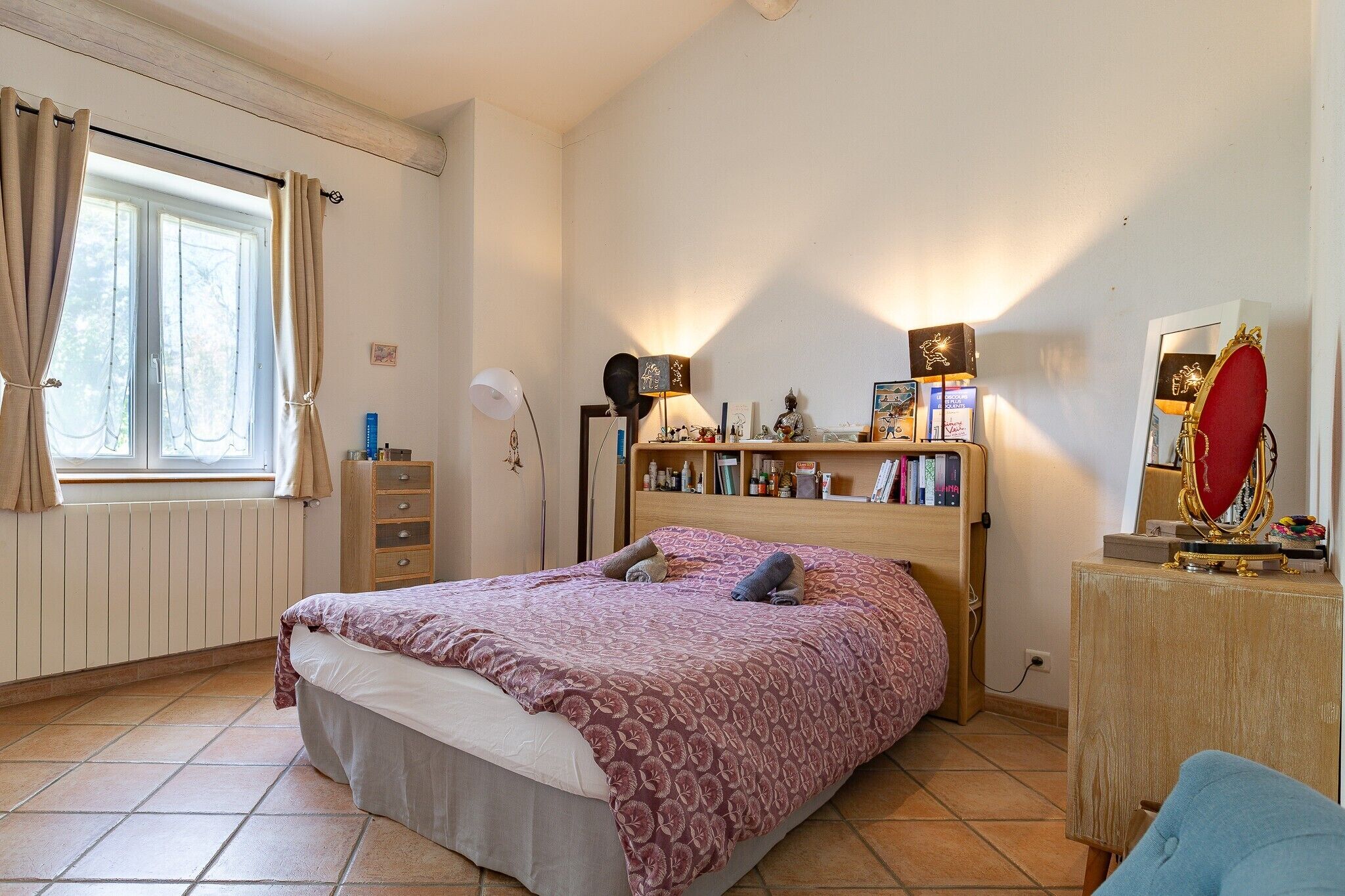 3 bedrooms, desk, iron/ironing board, WiFi (free)