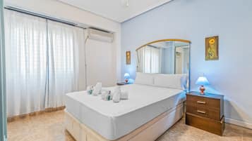 2 chambres, fer et planche Ă repasser, Wi-Fi gratuit, draps fournis