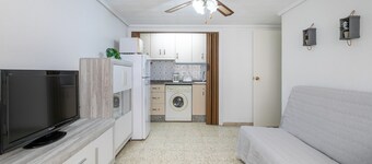 Apartment 'Sunflower Pasaje' with Sea View and Shared Terrace