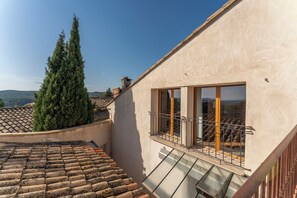 Property grounds - Maison Belle Vue: Peaceful Stay with Alpilles View in Les Angles (Les Angles)