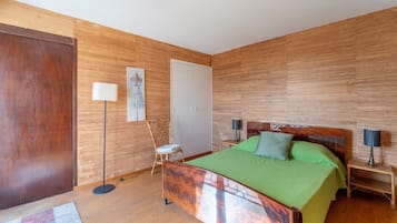 3 bedrooms, free WiFi, bed sheets