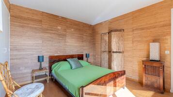 3 bedrooms, free WiFi, bed sheets