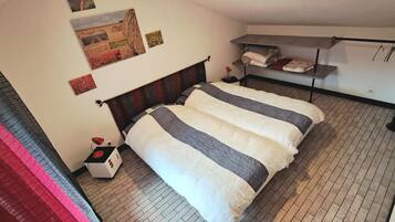 1 Schlafzimmer, BĂŒgeleisen/BĂŒgelbrett, kostenloses WLAN, BettwĂ€sche