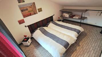 1 chambre, bureau, fer et planche Ă repasser, Wi-Fi gratuit