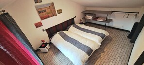 1 bedroom, desk, iron/ironing board, free WiFi - Apartment 'Le Chalet Des Côtes' with Private Terrace and Wi-Fi (CORNIMONT)
