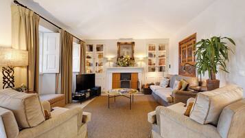 TV, fireplace, DVD player, stereo